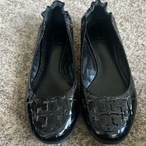Tory Burch Reva Double T Quilted Patent Leather Flats 7.5
